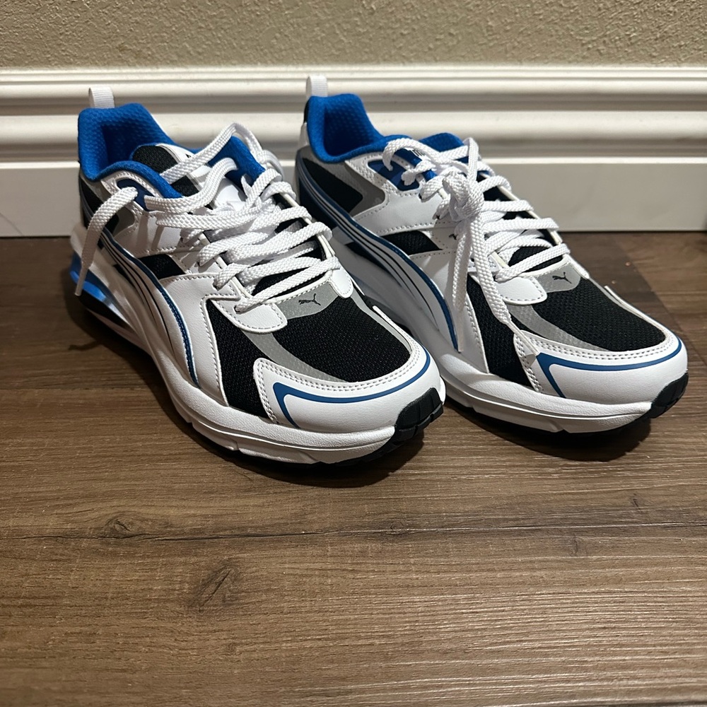 Puma Men's Athletic Shoes Black White Blue New - Picture 1 of 6